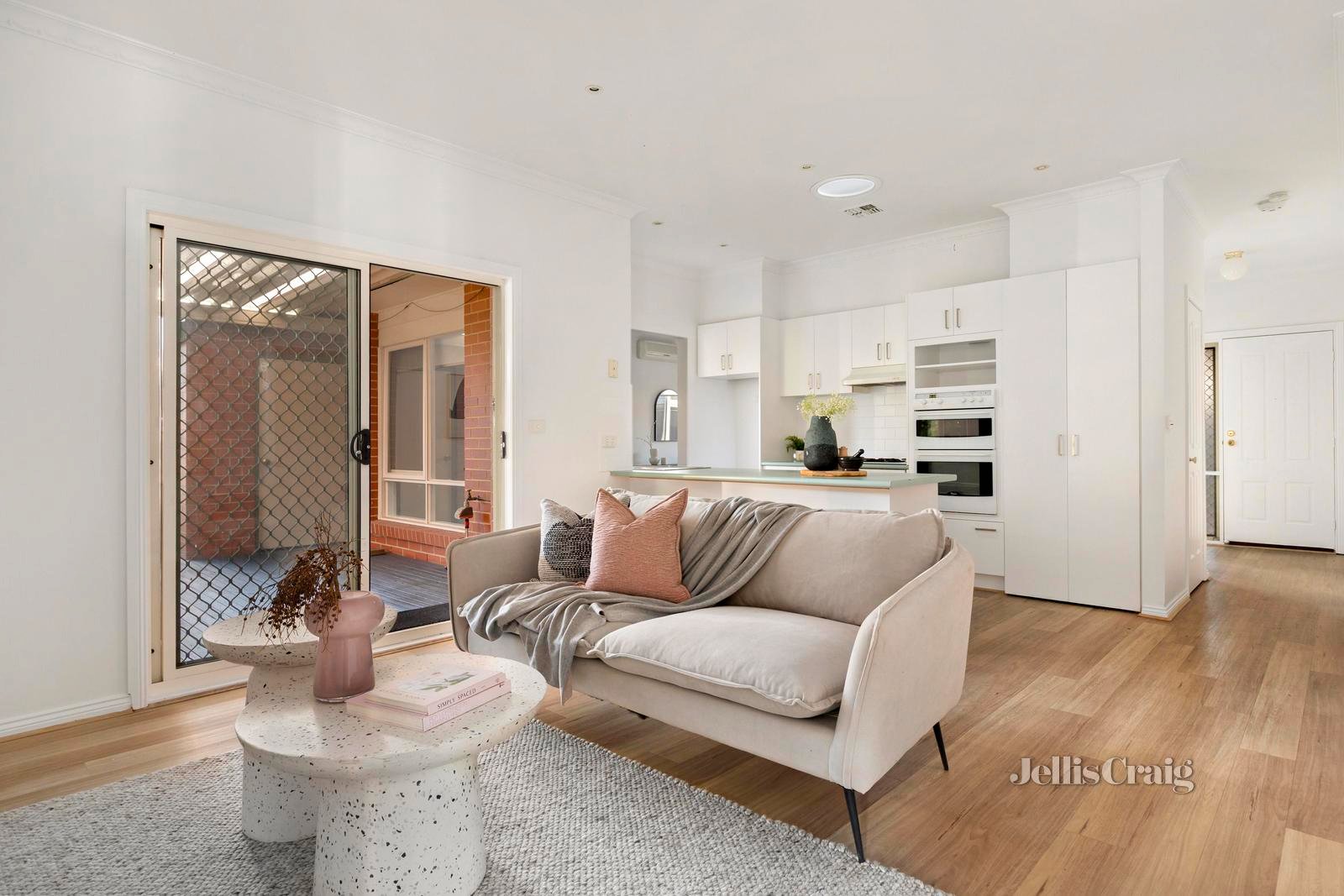 2/14 Kernan Street, Strathmore image 3