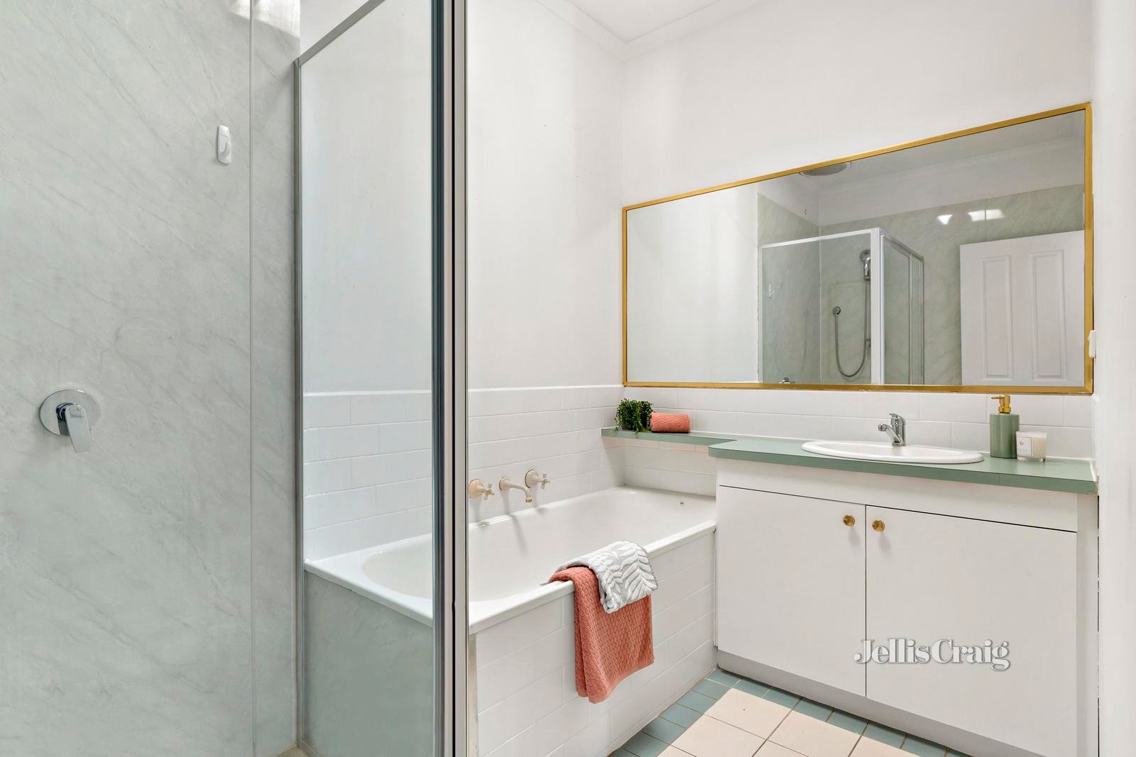2/14 Kernan Street, Strathmore image 7