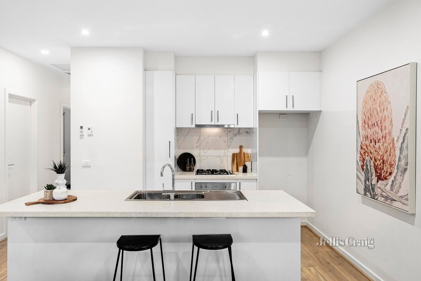 2/14 Laird Street, Croydon image 4