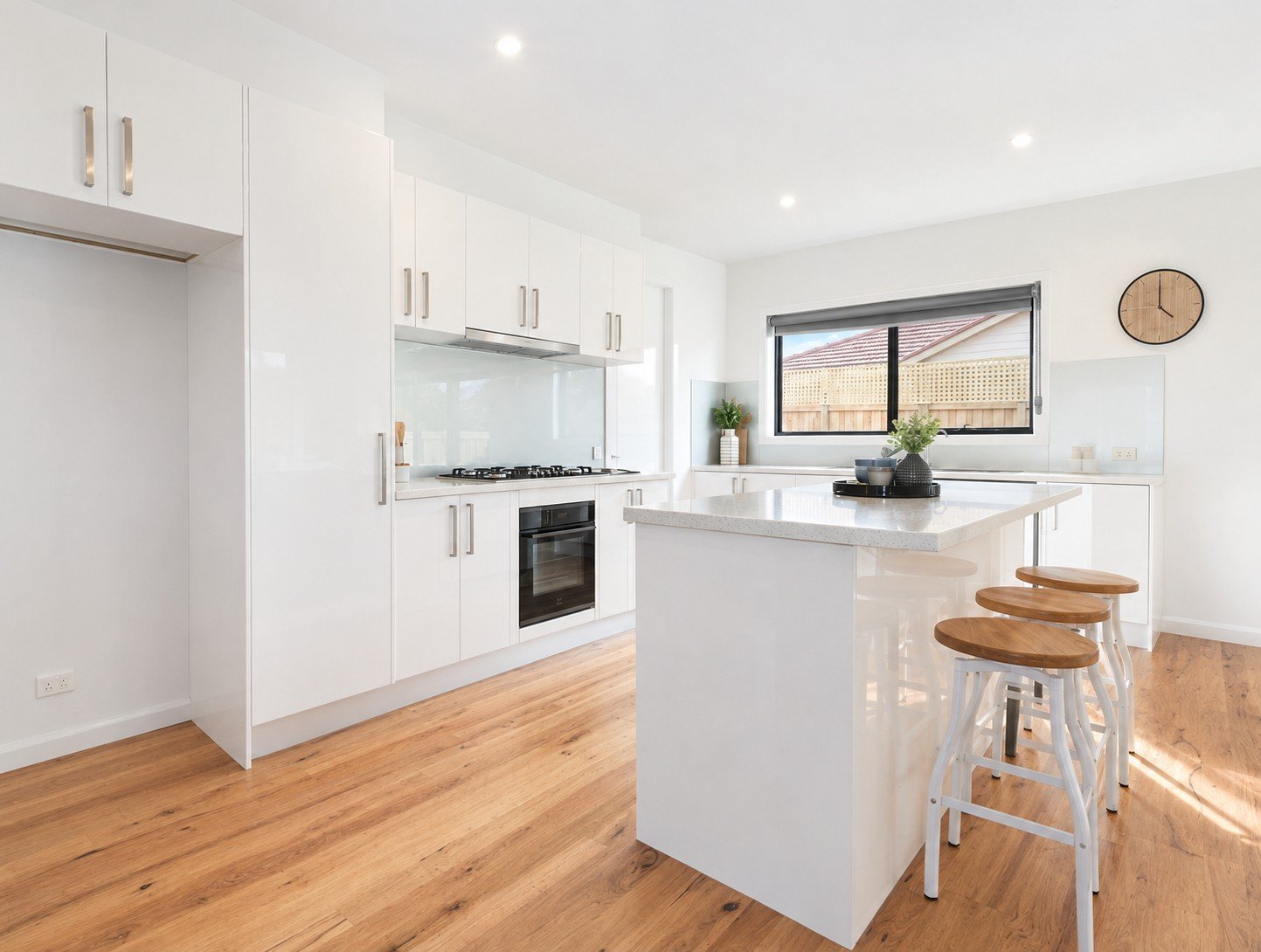 2/14 Lusher Road, Croydon image 2