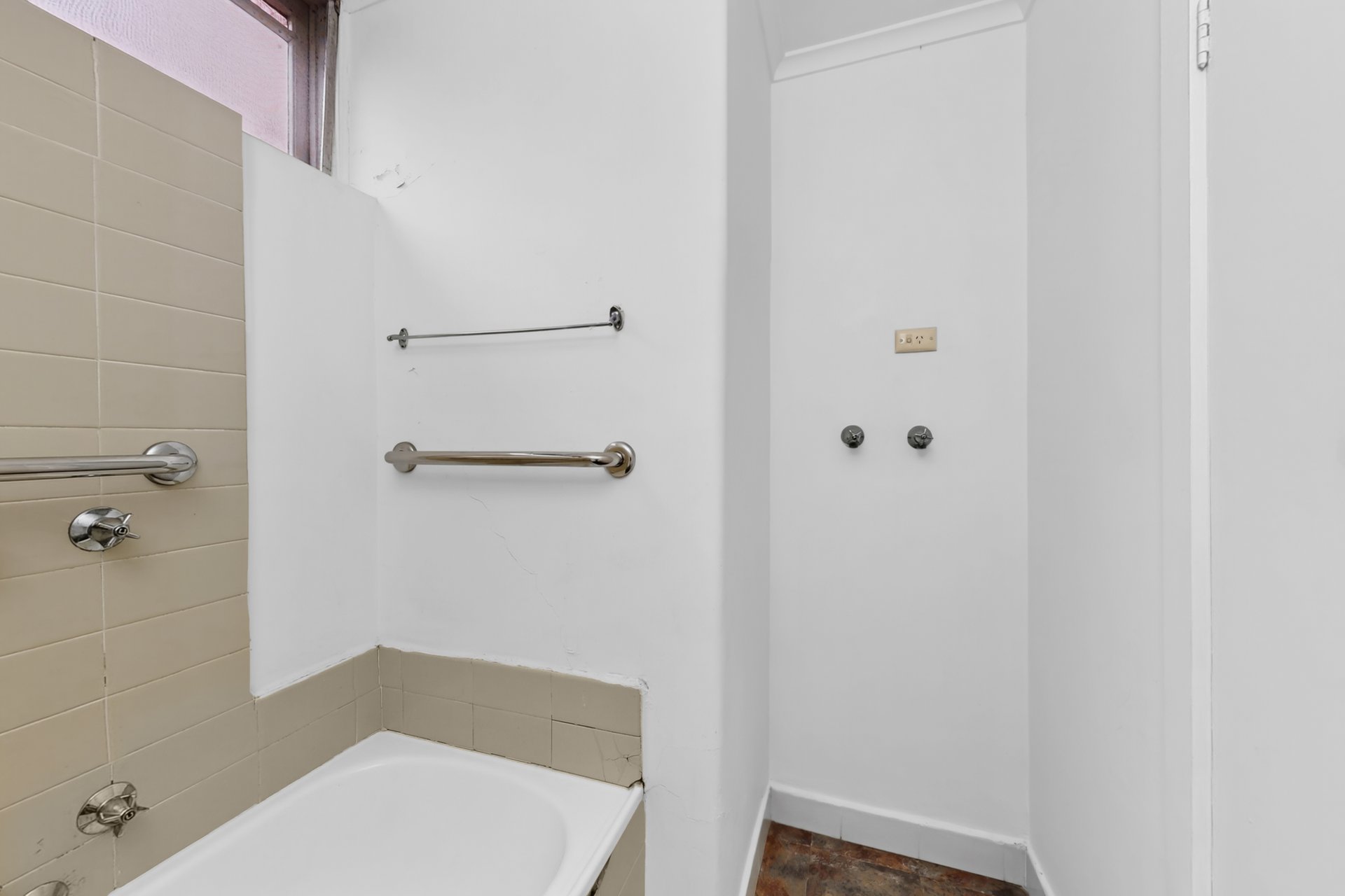 2/14 May Road, Toorak image 8
