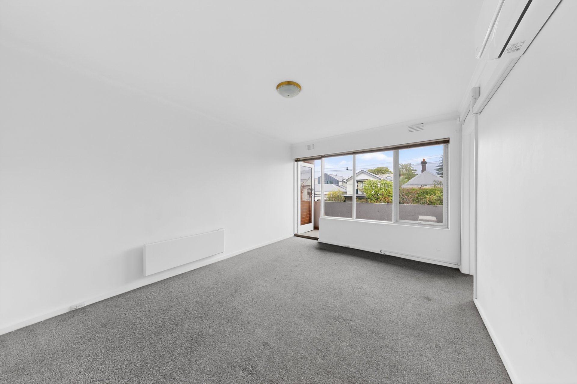 2/14 May Road, Toorak image 9
