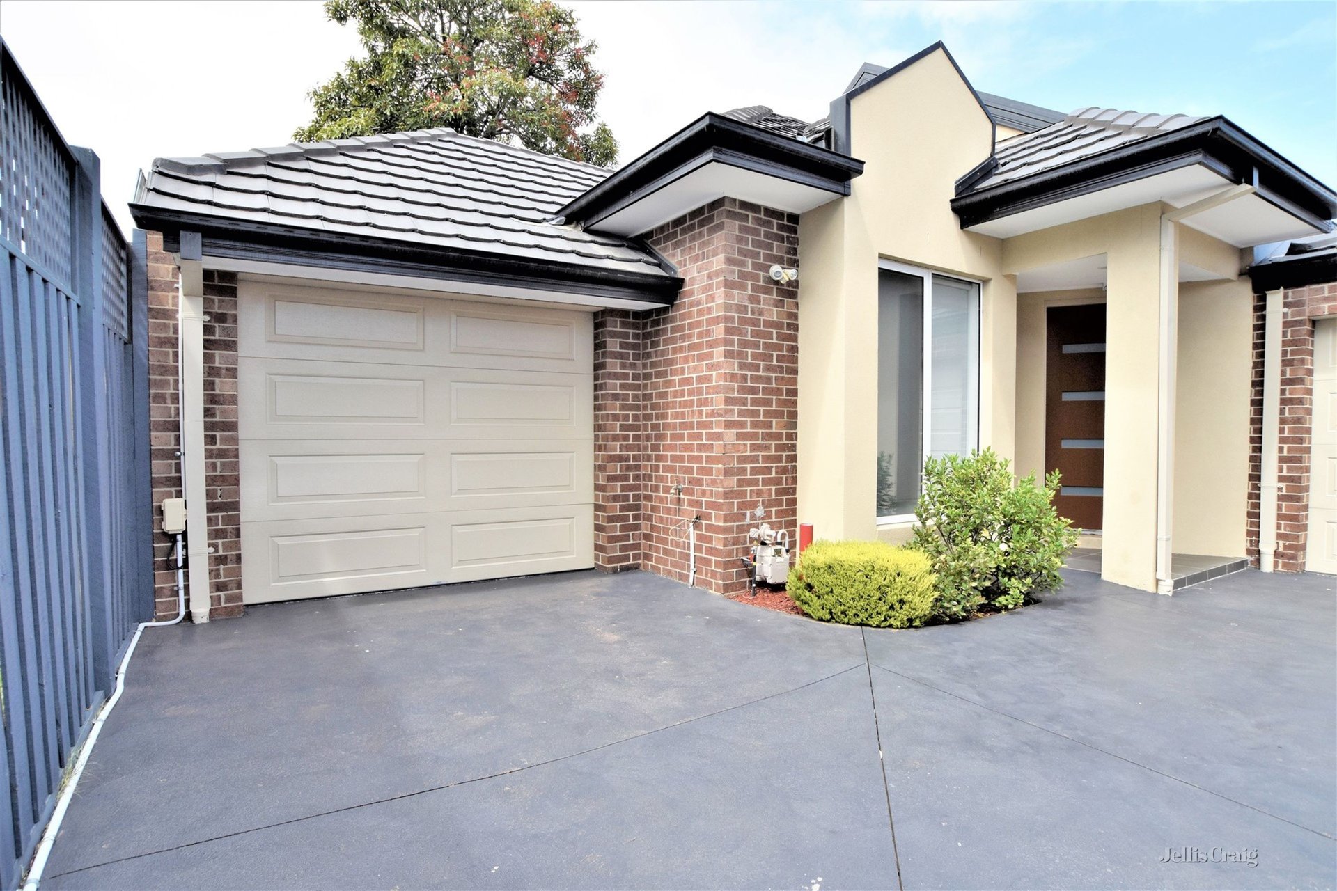 2/14 Mountfield Avenue, Malvern&nbsp;East image 1