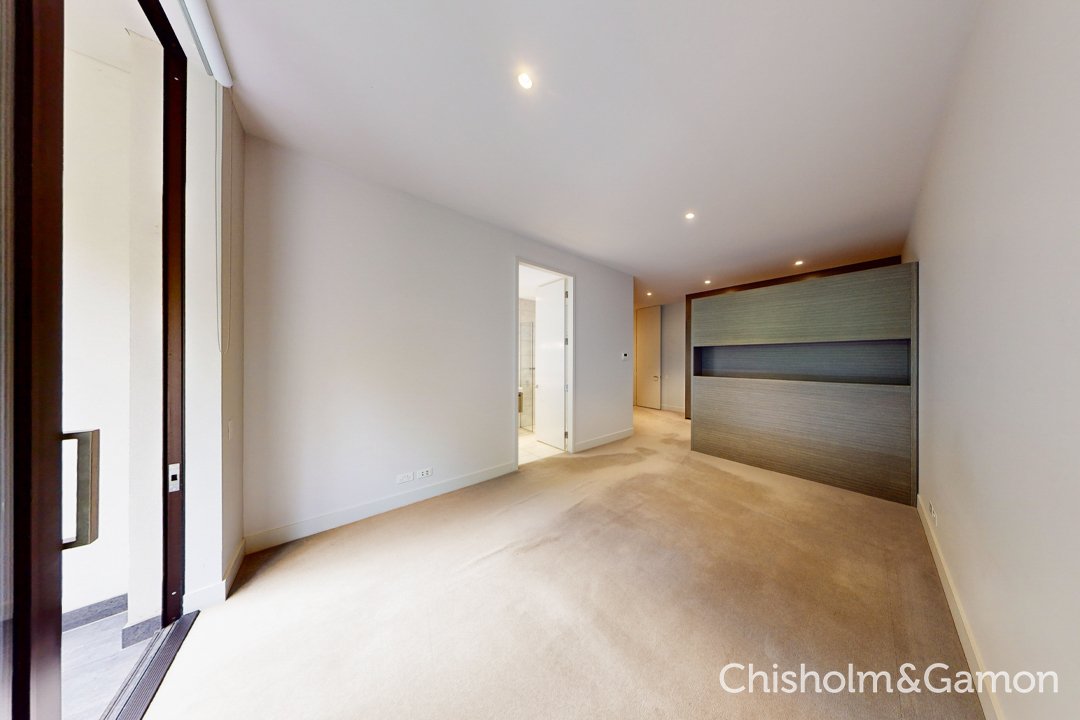 2/14 North Road, Brighton image 7