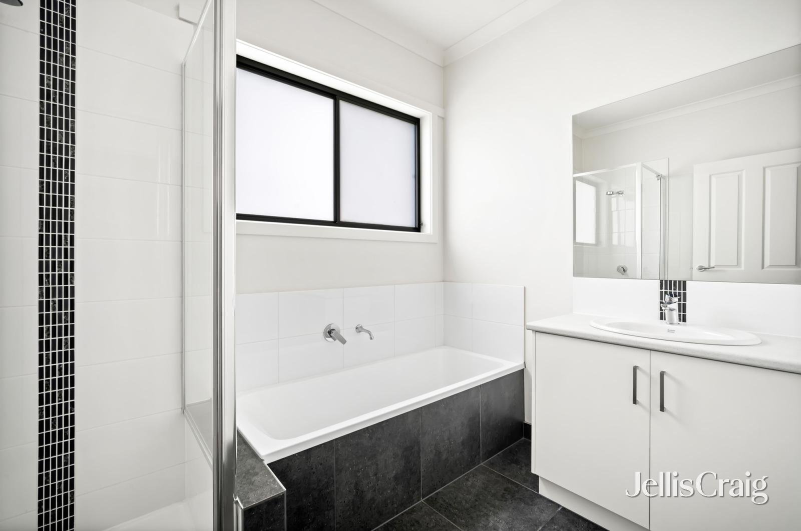 2/14 Rance Road, Delacombe image 7