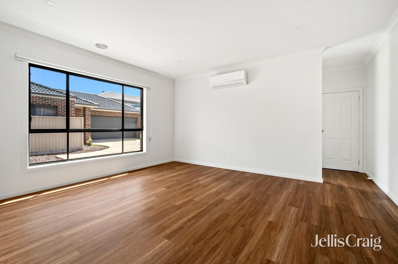 2/14 Rance Road, Delacombe image 5