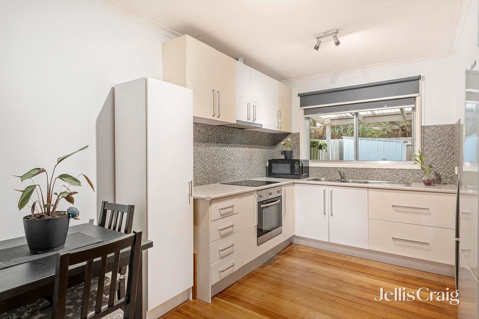 2/14 Rouke Street, Lilydale image 5