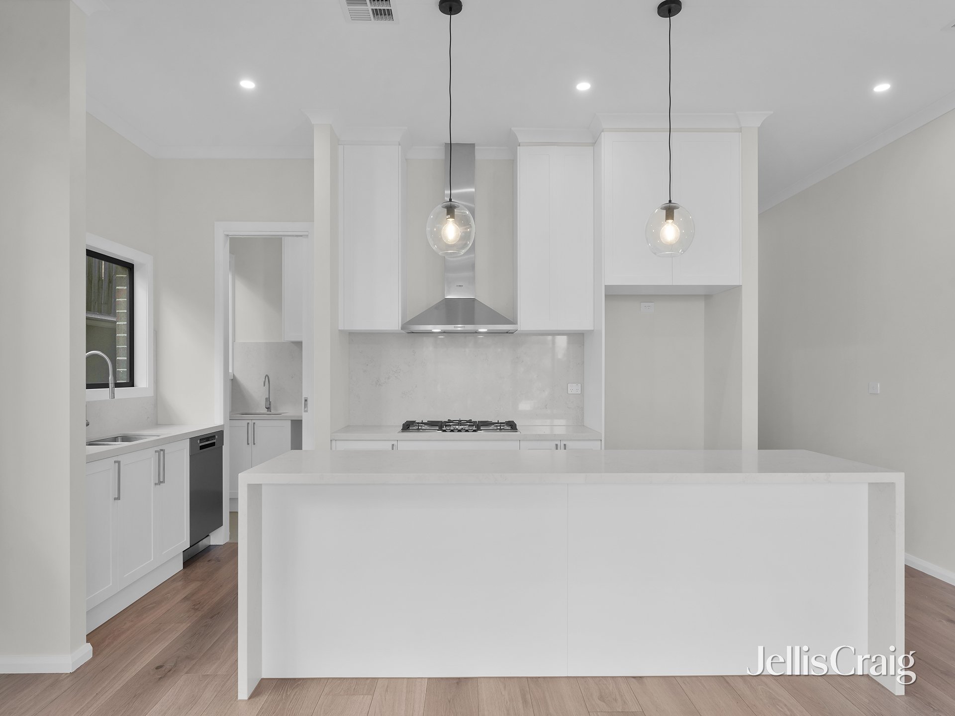 2/14 Sadie Street, Mount&nbsp;Waverley image 2