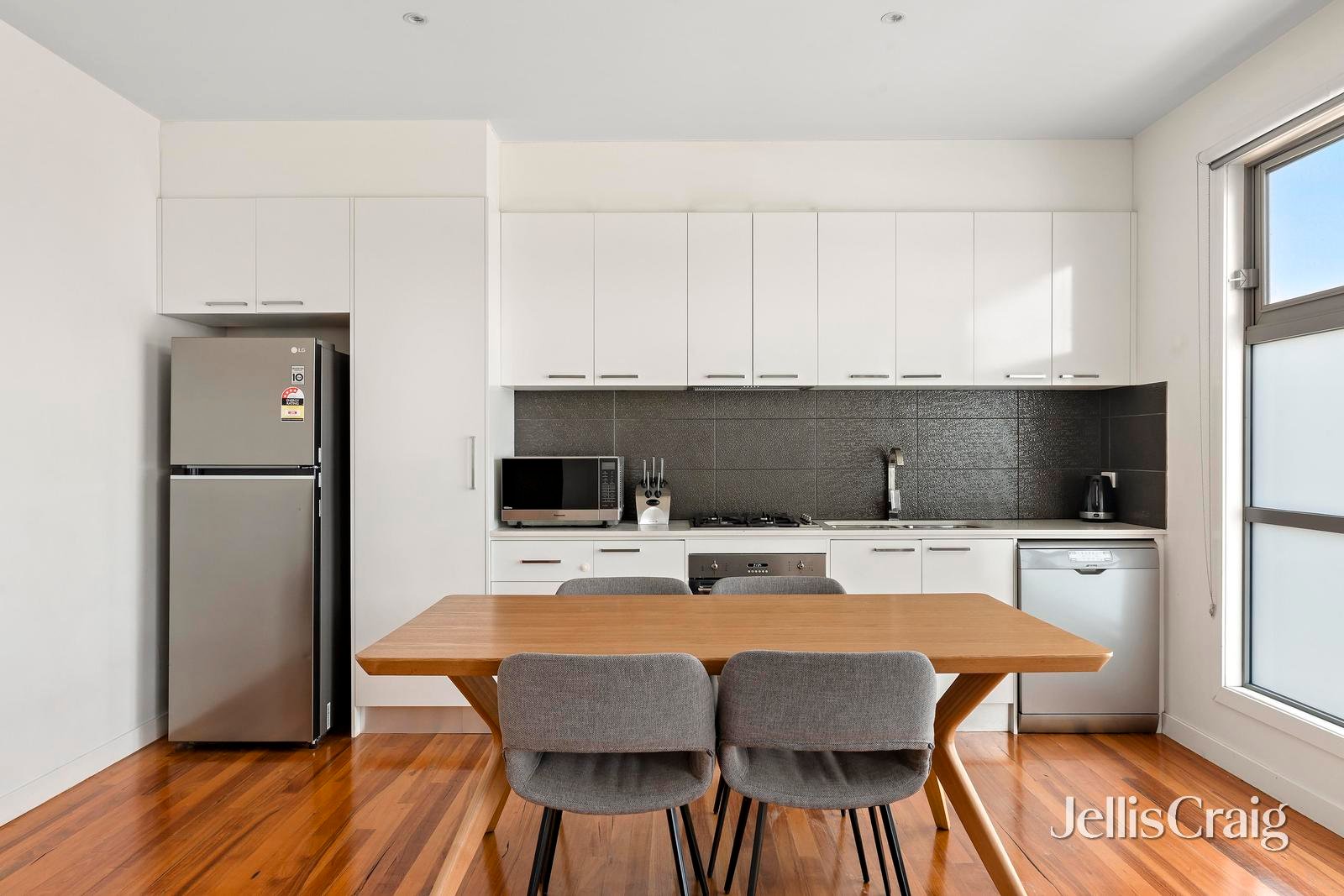 2/14 Sandown Road, Ascot&nbsp;Vale image 3