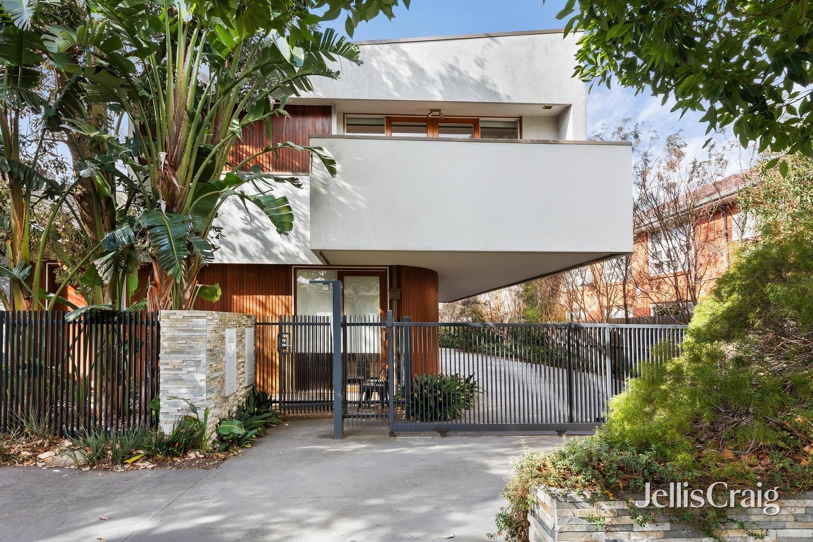 2/14 St Huberts Road, Carnegie image 1