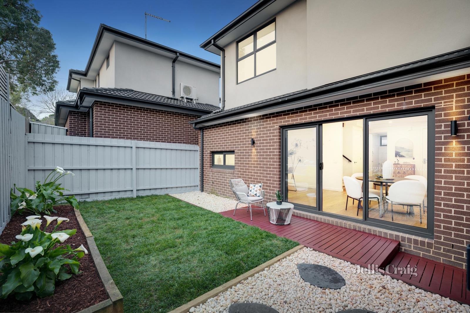 2/14 Stanley Grove, Blackburn image 12