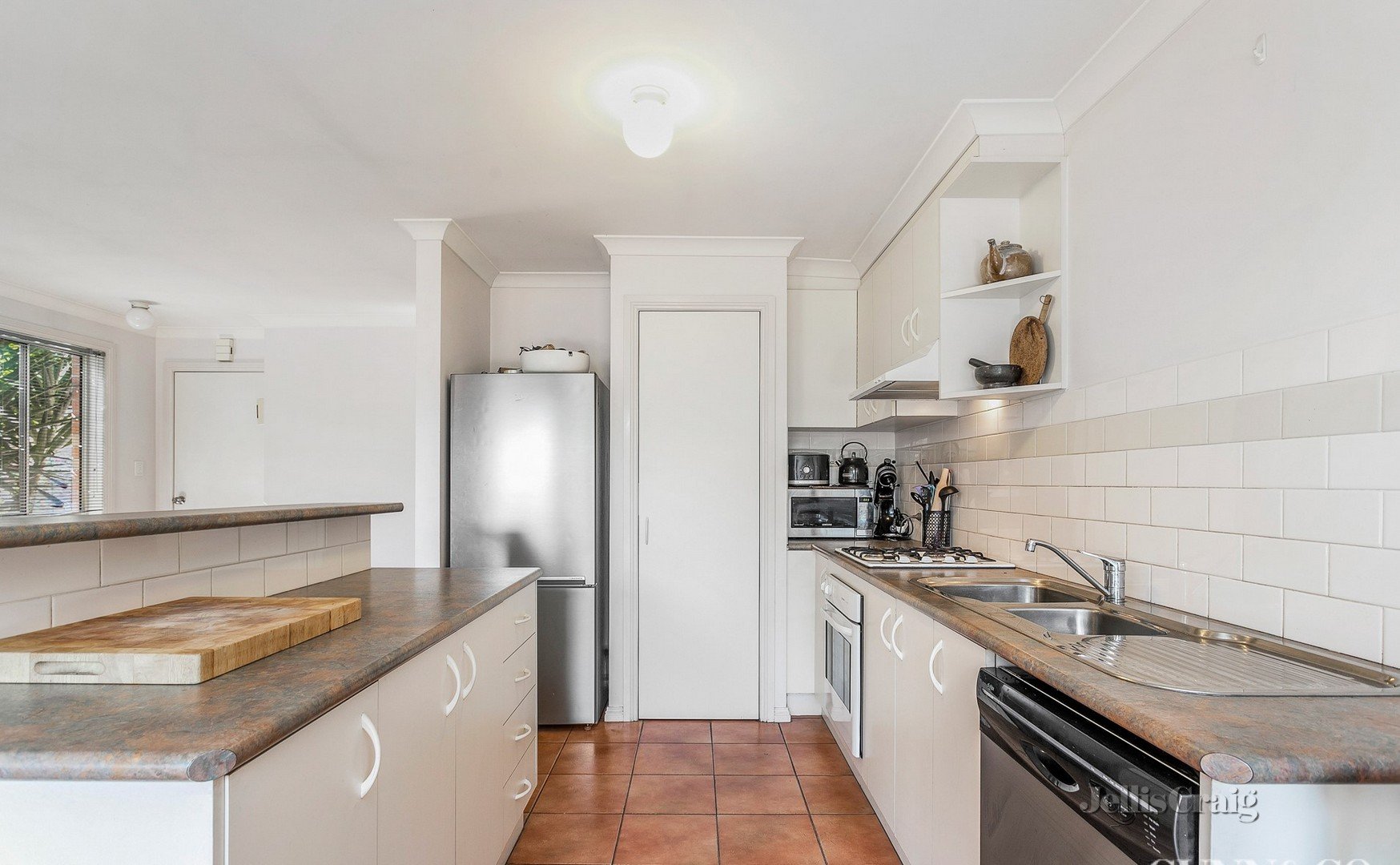 2/14 Stapley Crescent, Altona North image 4