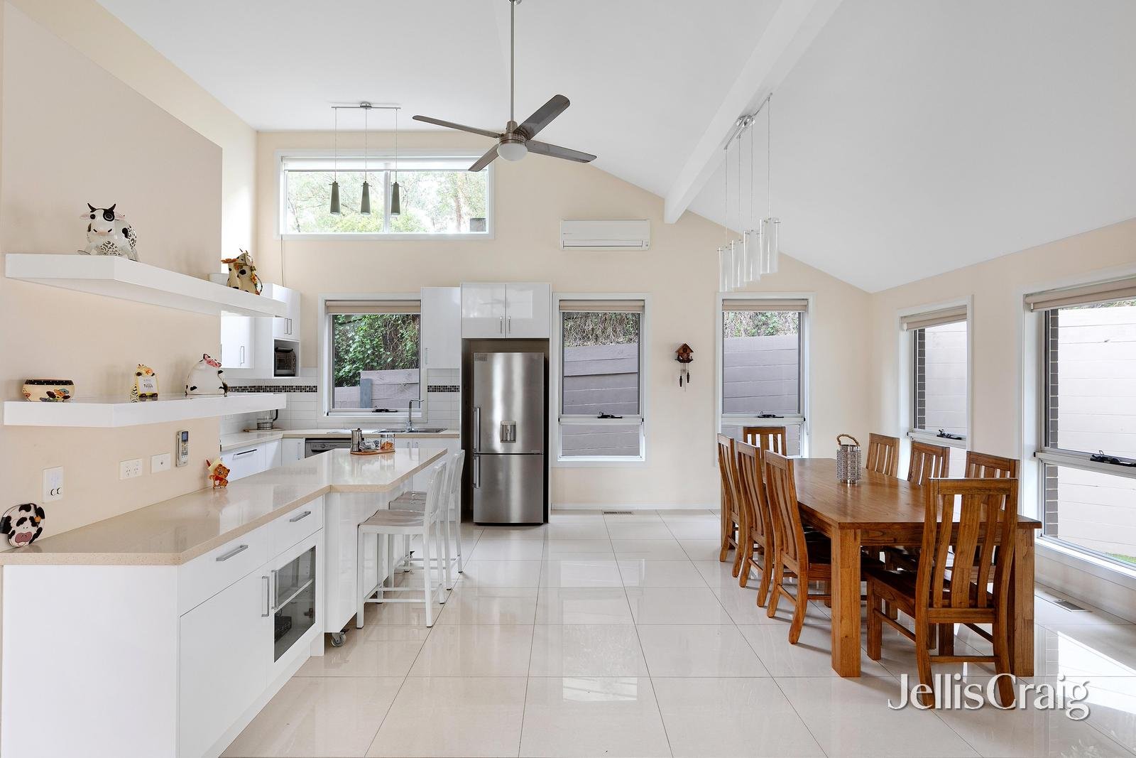 2/14 Taylor Road, Hurstbridge image 3