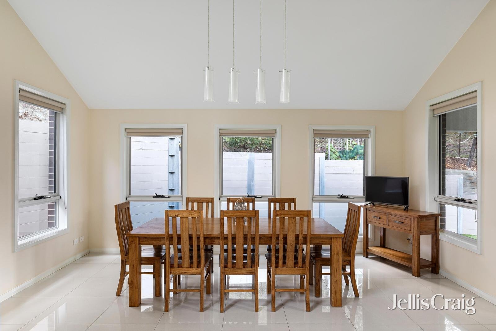 2/14 Taylor Road, Hurstbridge image 5