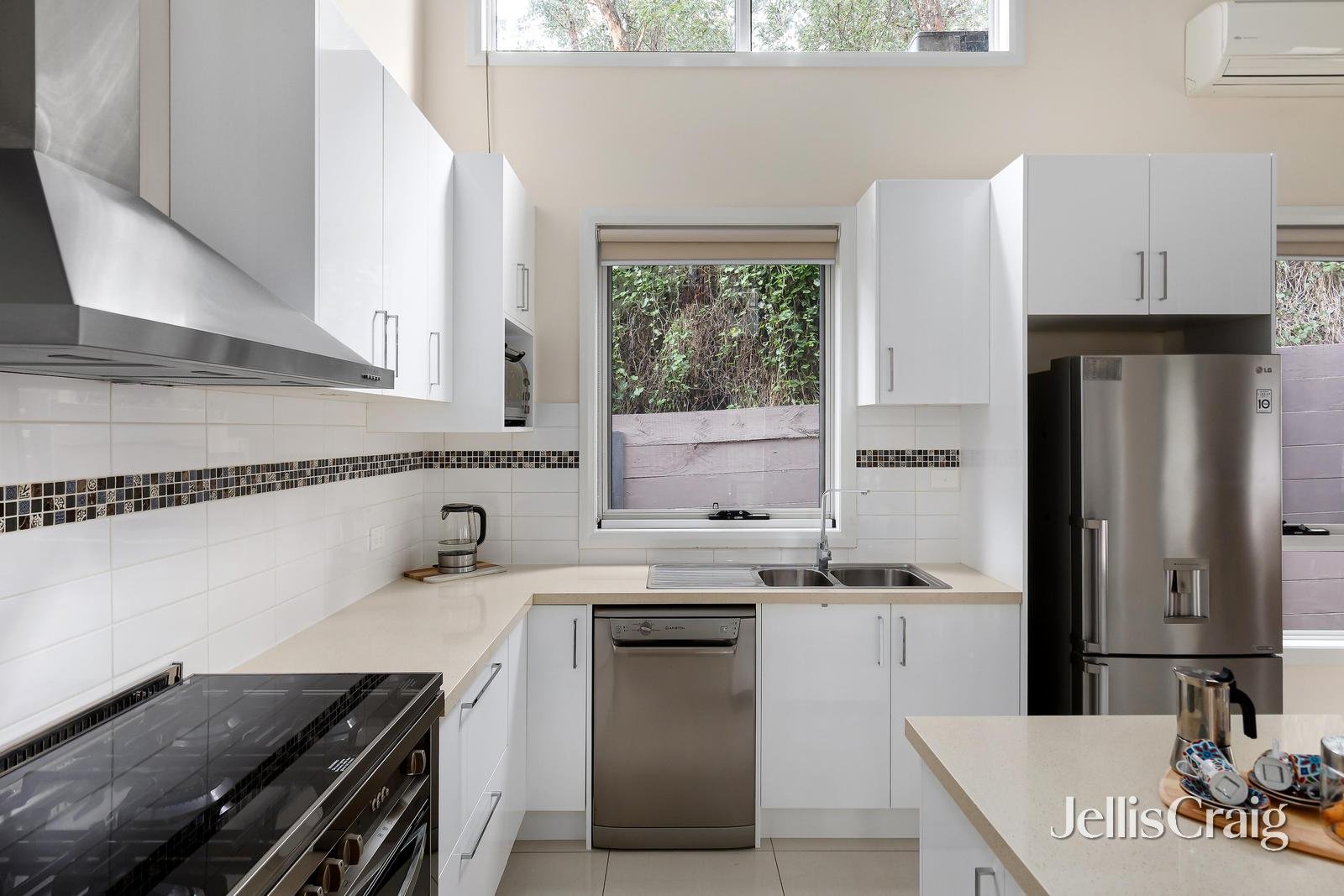 2/14 Taylor Road, Hurstbridge image 6