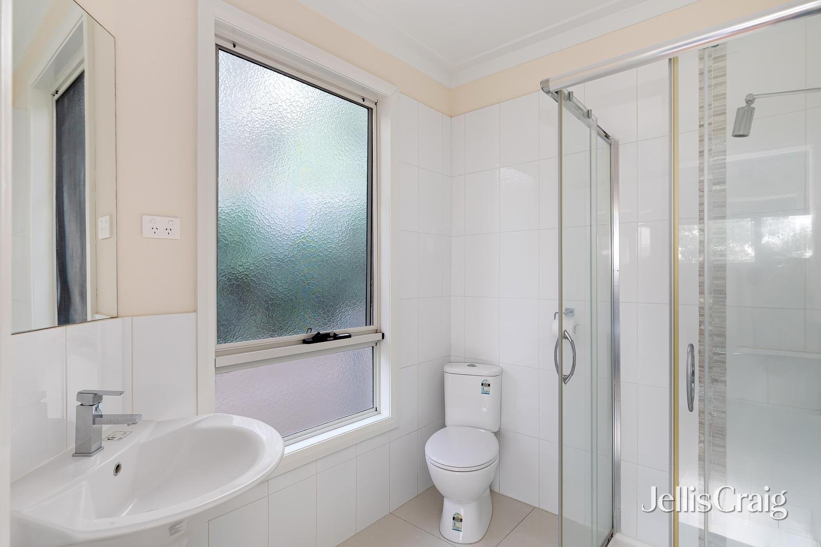 2/14 Taylor Road, Hurstbridge image 8