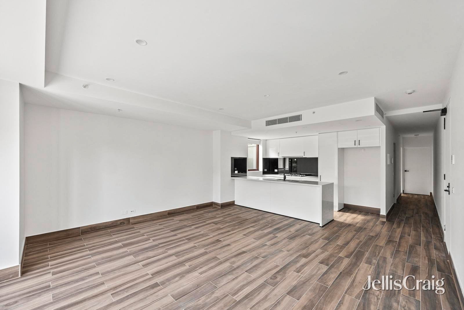 2/14 Victoria Street, Williamstown image 2
