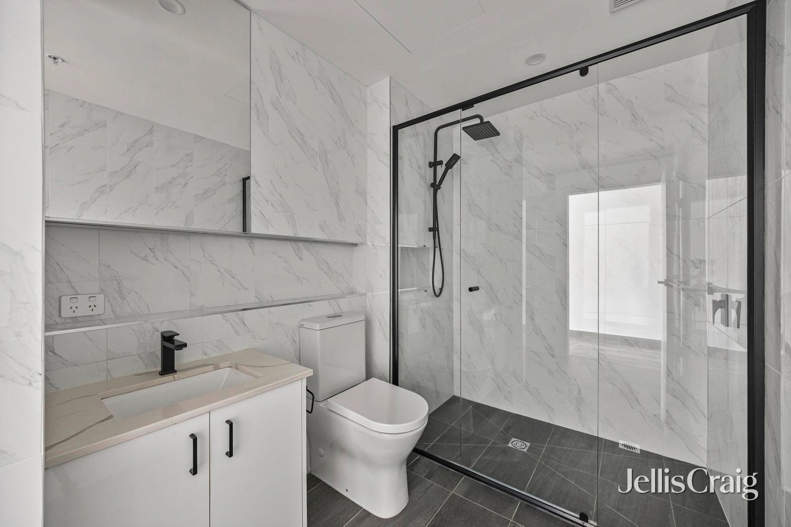 2/14 Victoria Street, Williamstown image 4