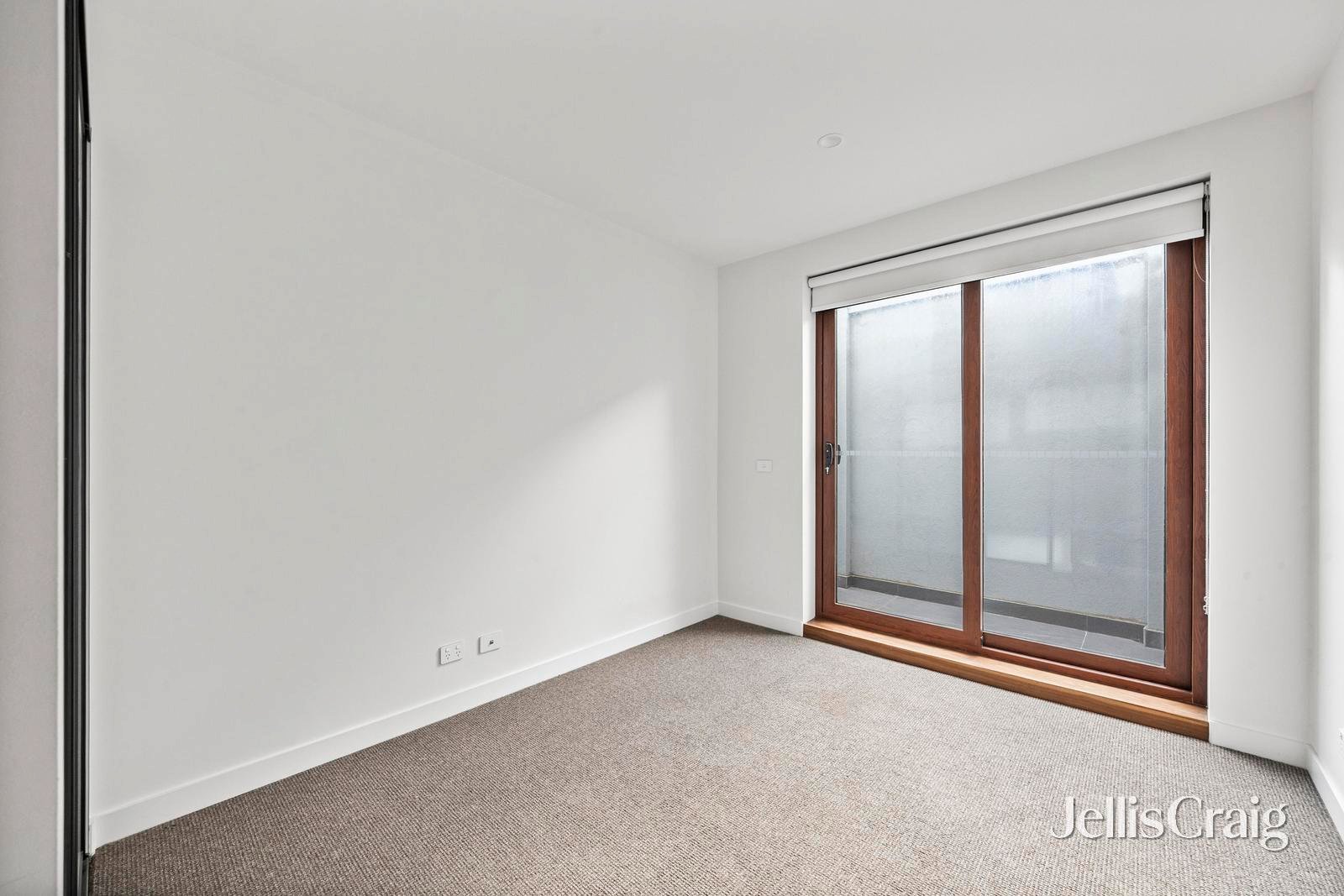 2/14 Victoria Street, Williamstown image 6