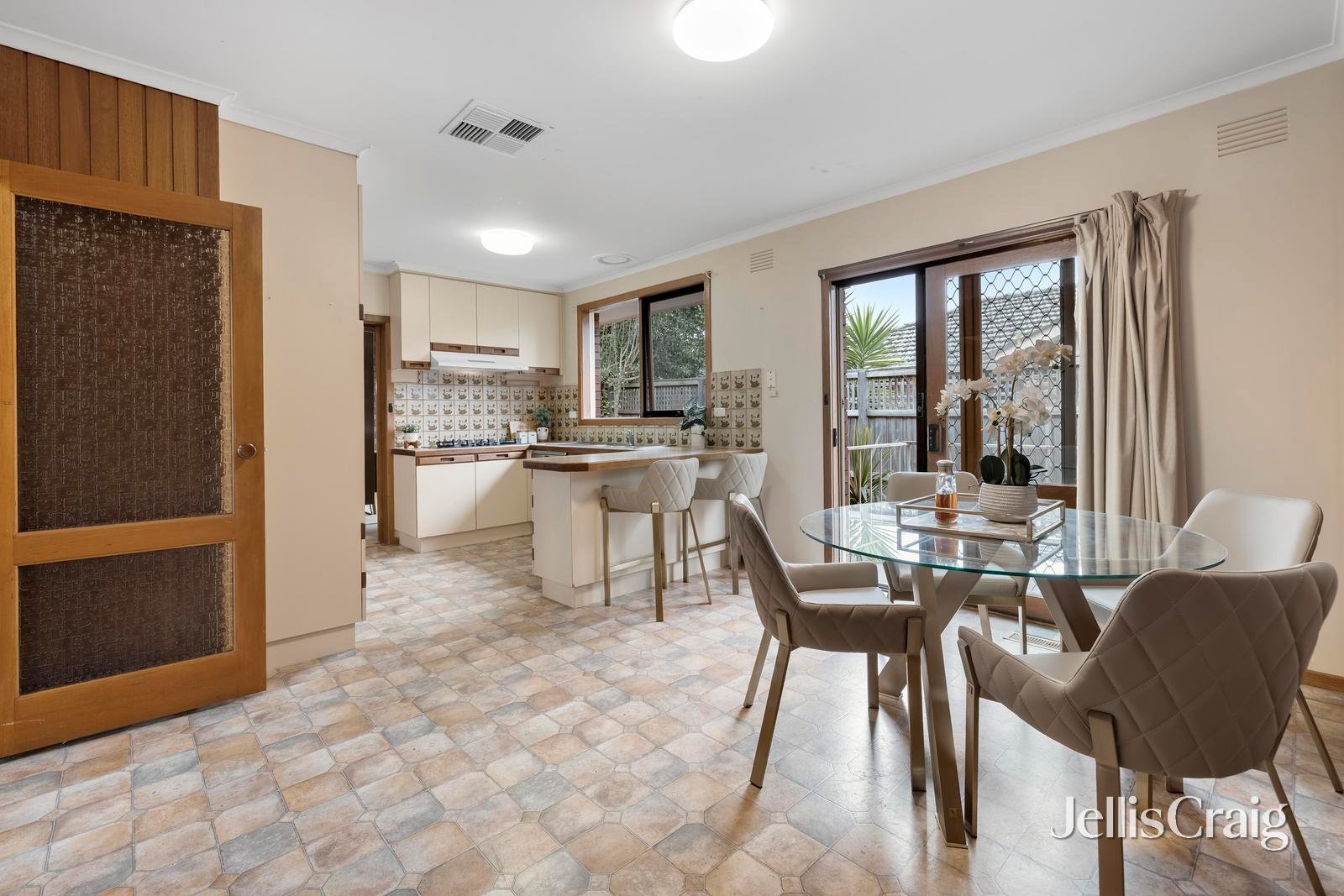 2/14 Vine Street, Blackburn image 7