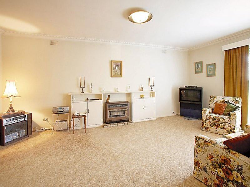2/14 Warrigal Road, Surrey Hills image 2