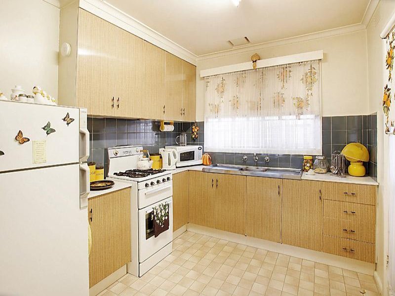 2/14 Warrigal Road, Surrey Hills image 3