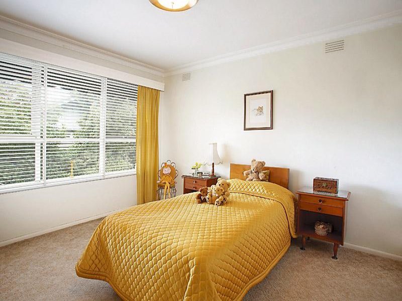 2/14 Warrigal Road, Surrey Hills image 4