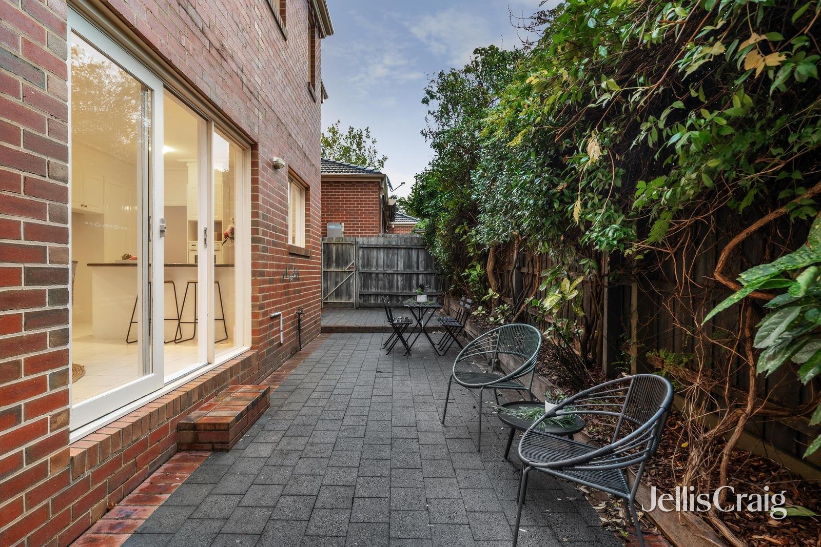 2/14 Weir Street, Balwyn image 10