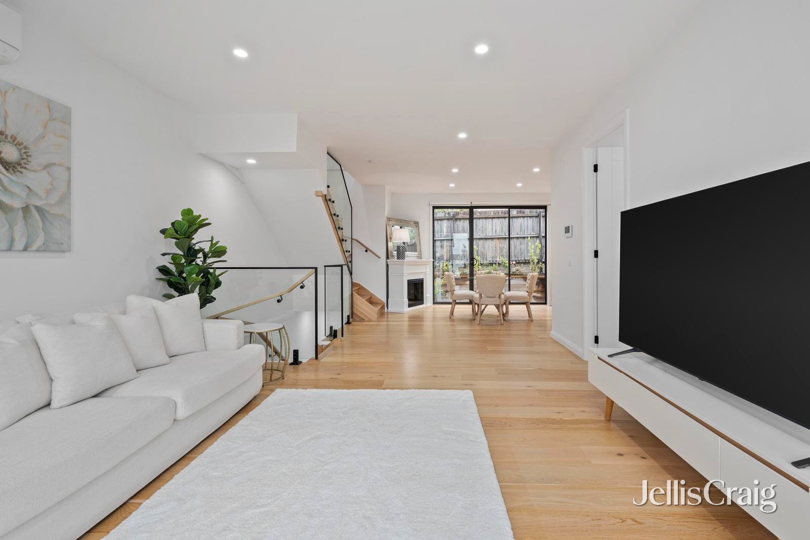 2/140 Parker Street, Templestowe image 2