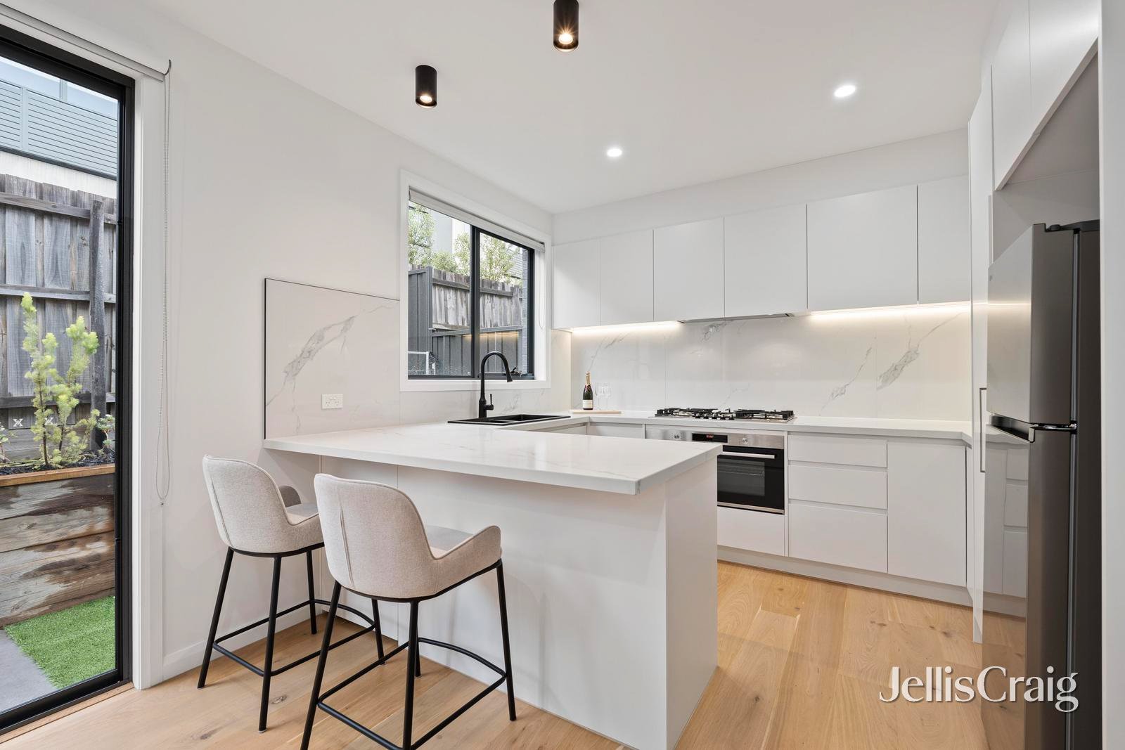 2/140 Parker Street, Templestowe image 4