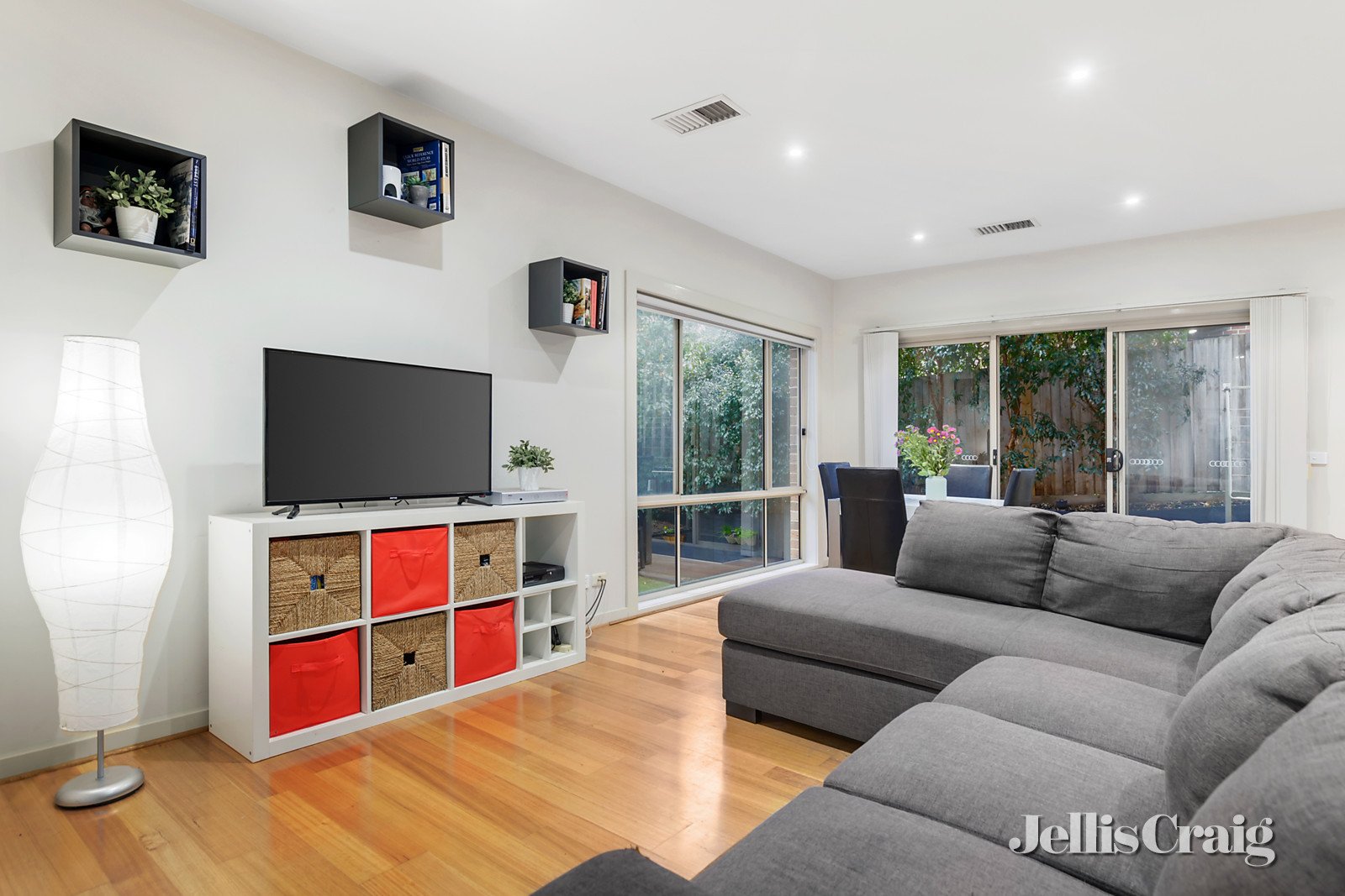 2/141 Kars Street, Frankston South image 3