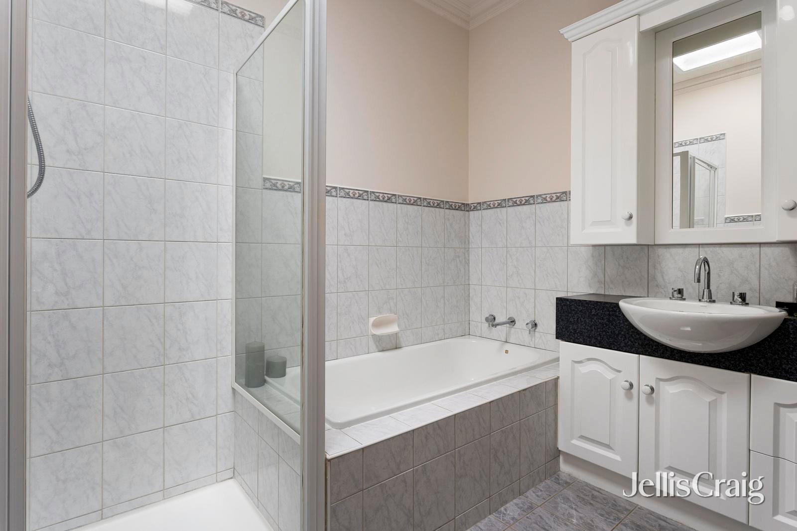 2/141 Separation Street, Northcote image 7