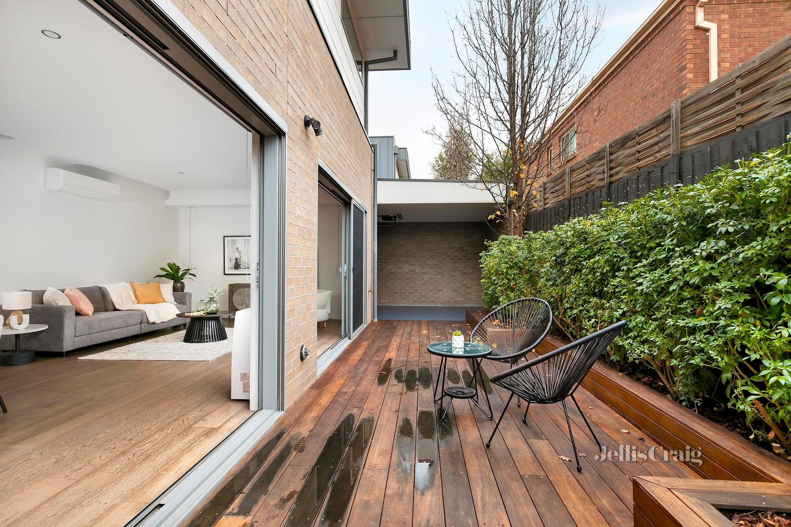 2/142 Darebin Road, Northcote image 3