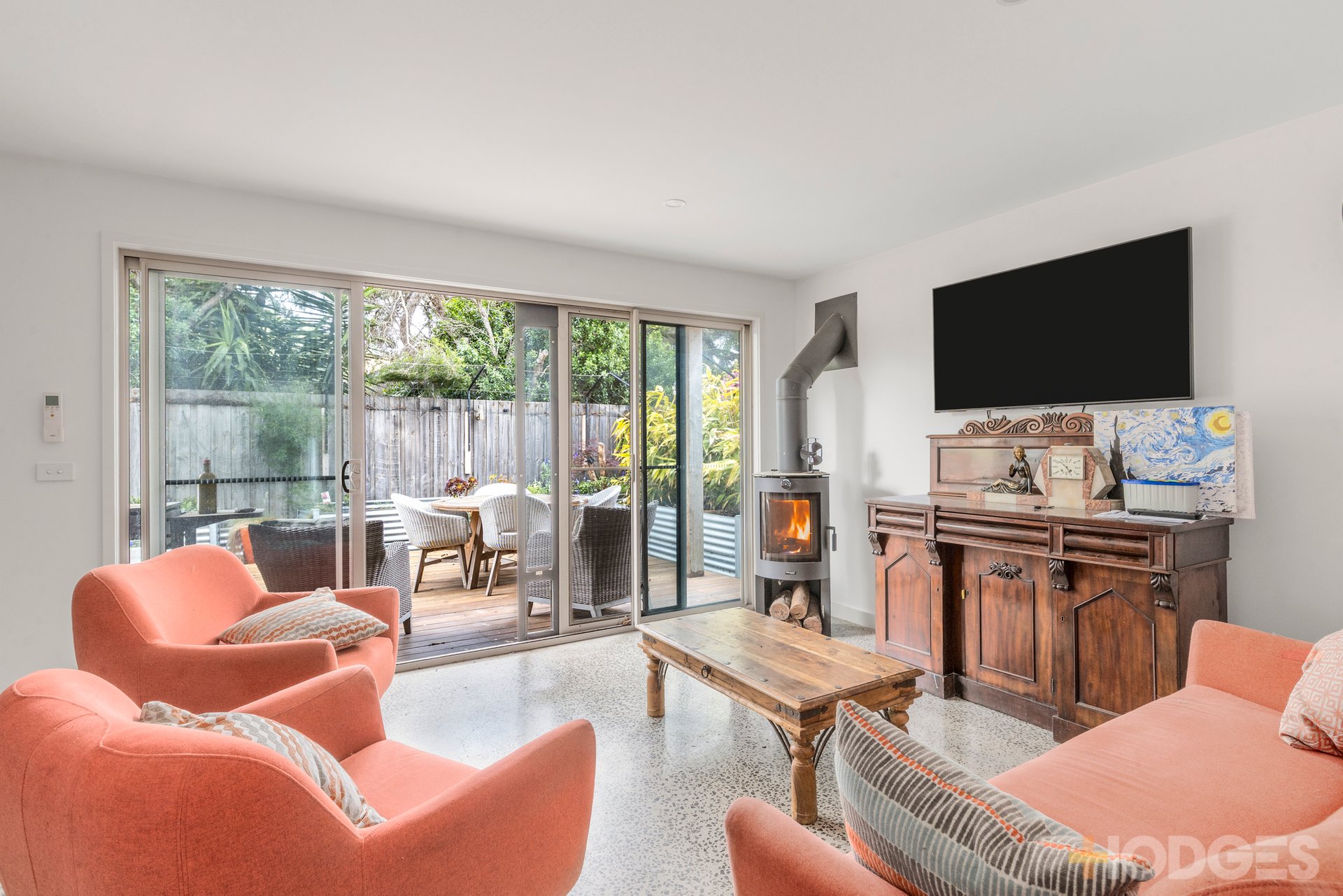 2 / 142 The Avenue Ocean Grove