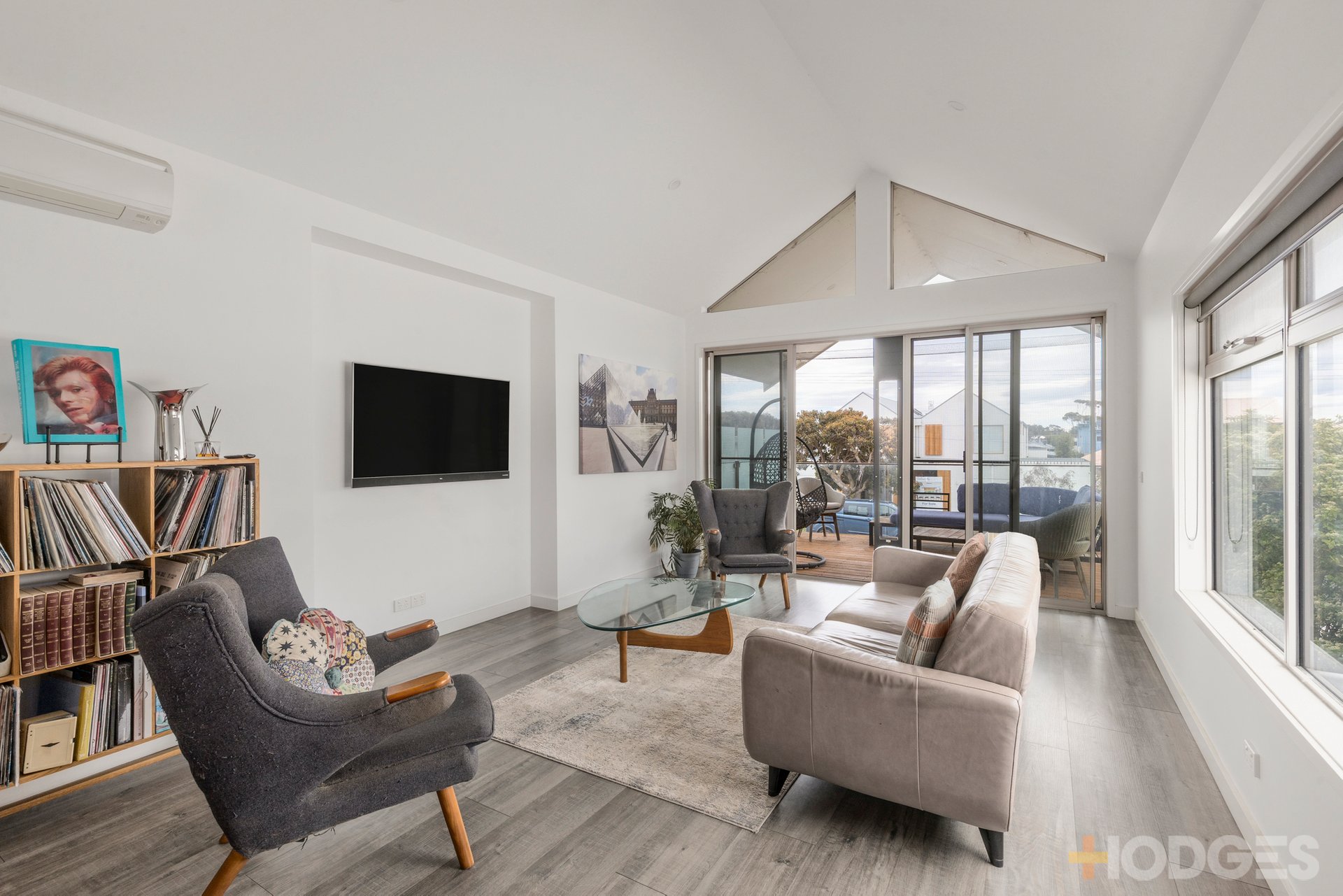 2 / 142 The Avenue Ocean Grove