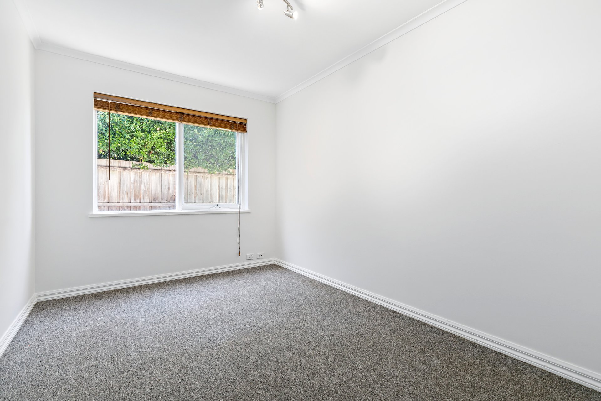 Property Gallery Thumbnail 7