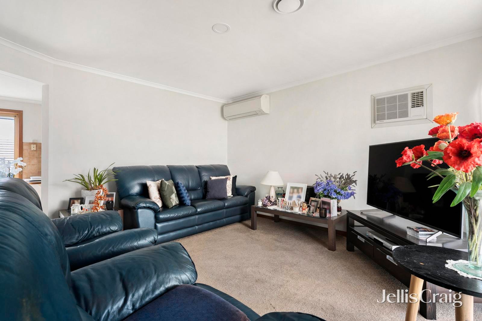 2/143 Bradshaw Street, Essendon image 2