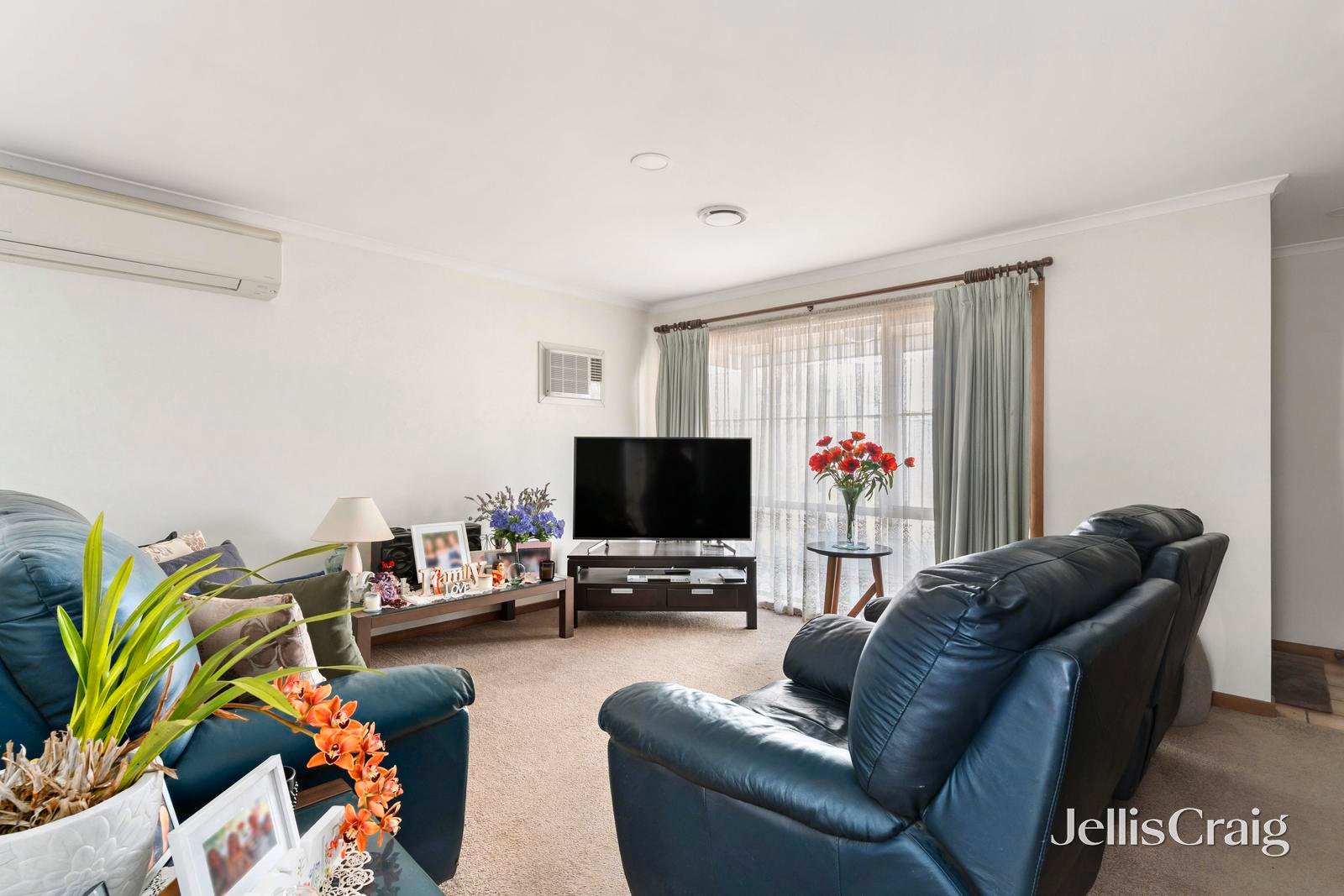 2/143 Bradshaw Street, Essendon image 3