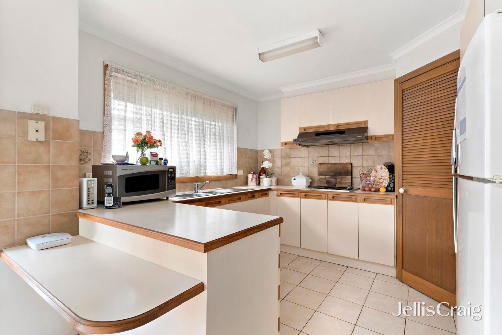 2/143 Bradshaw Street, Essendon image 4
