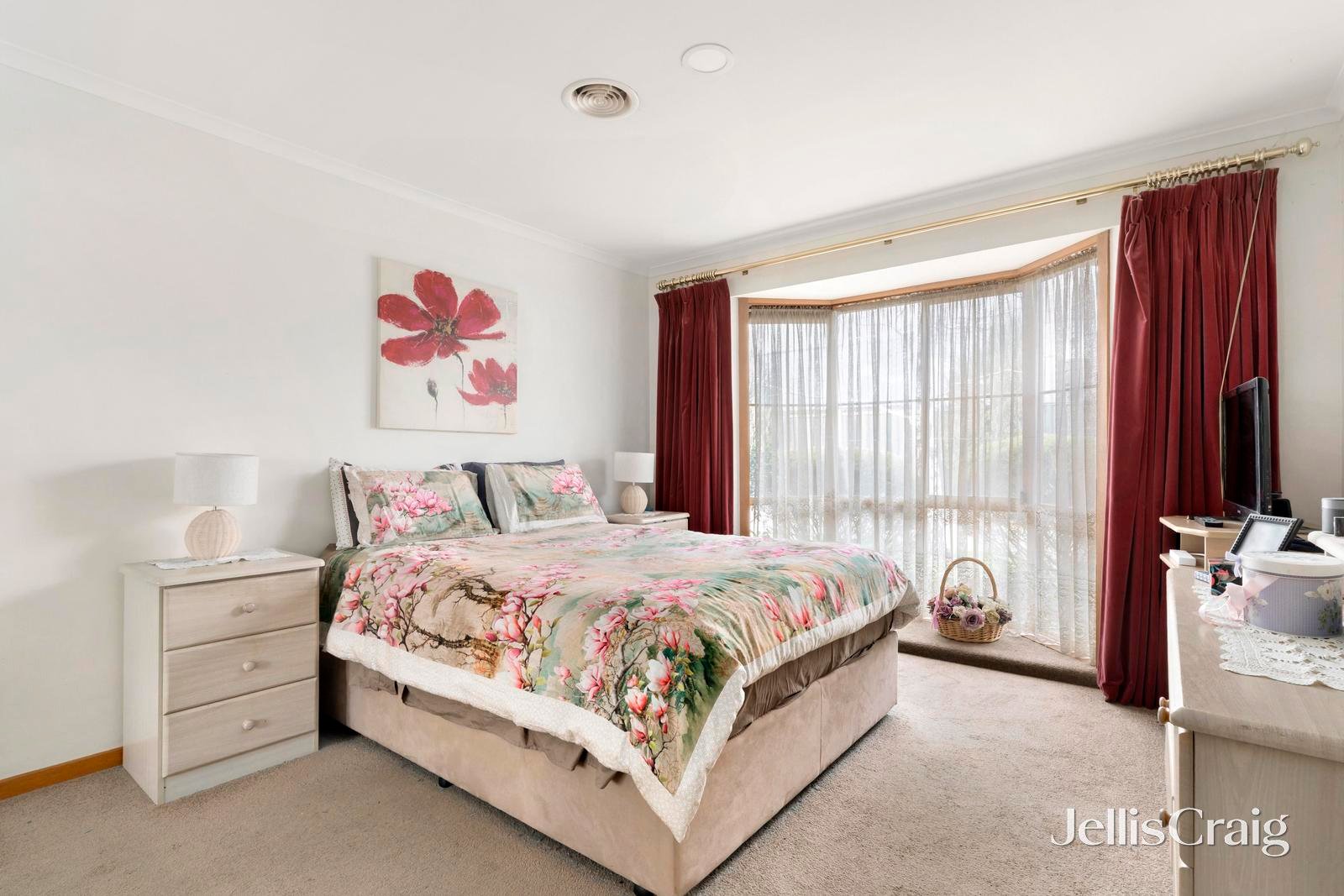 2/143 Bradshaw Street, Essendon image 6