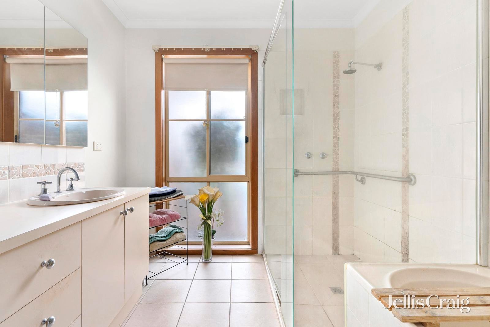 2/143 Bradshaw Street, Essendon image 7