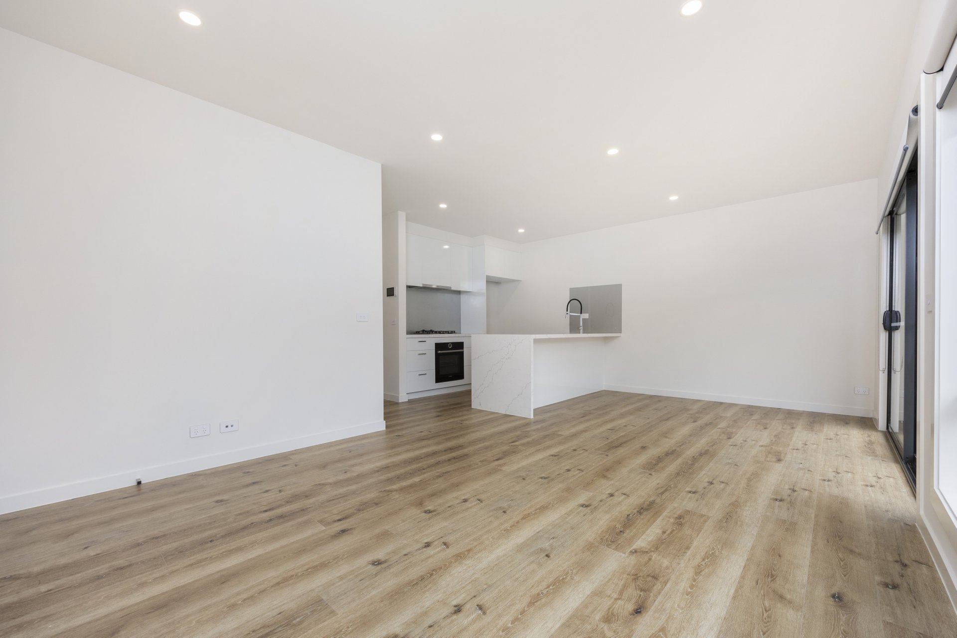 2/143 Heatherdale Road, Vermont image 2