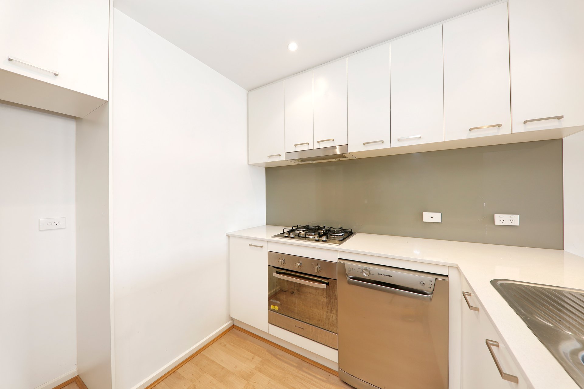 214/300 Middleborough Road, Blackburn&nbsp;South image 5