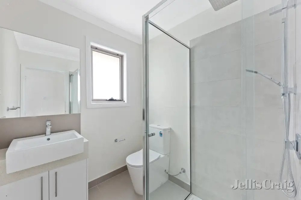 2/145 Oriel Road, Bellfield image 4