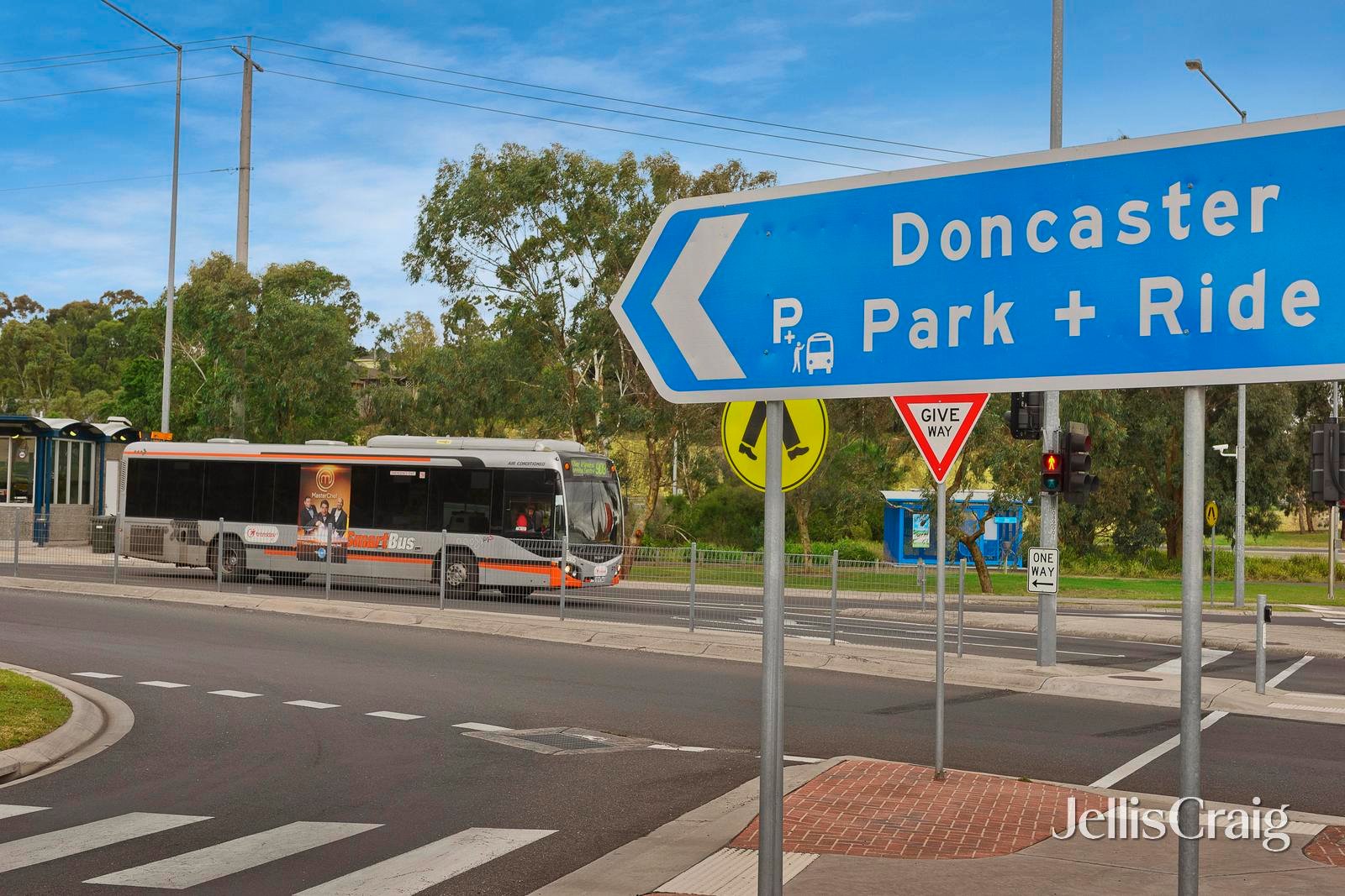 214/5 Sovereign Point Court, Doncaster image 11