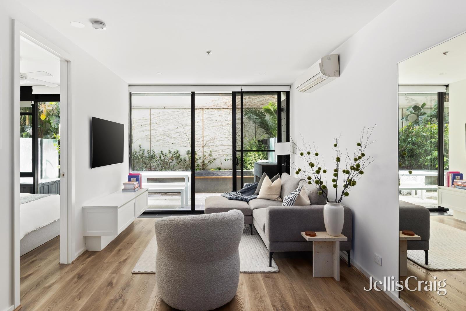 214/57 Bay Street, Port&nbsp;Melbourne image 1