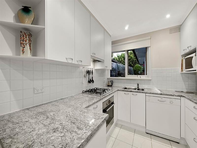 2/146 Glen Iris Road, Glen Iris image 3