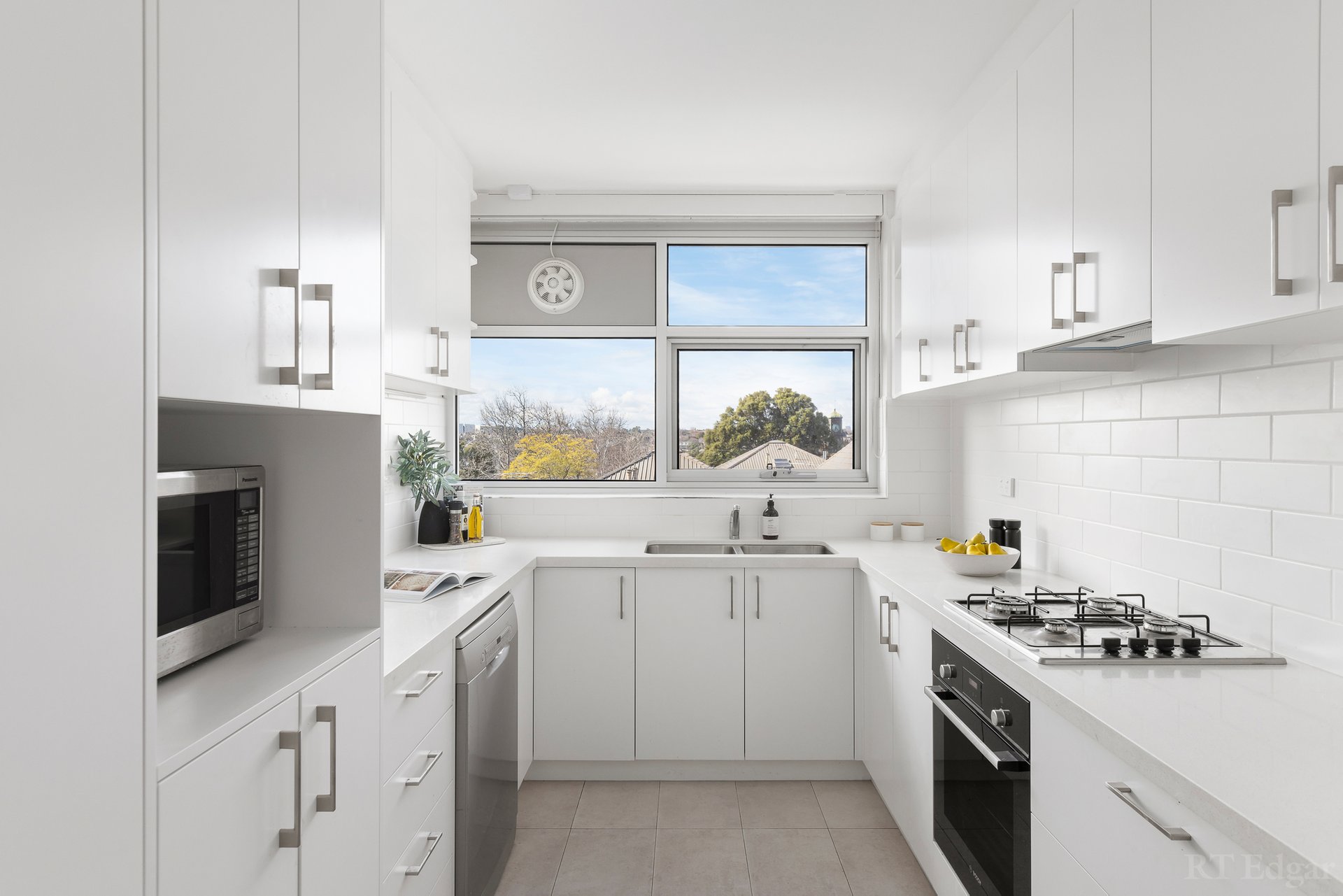 Property Gallery Thumbnail 3