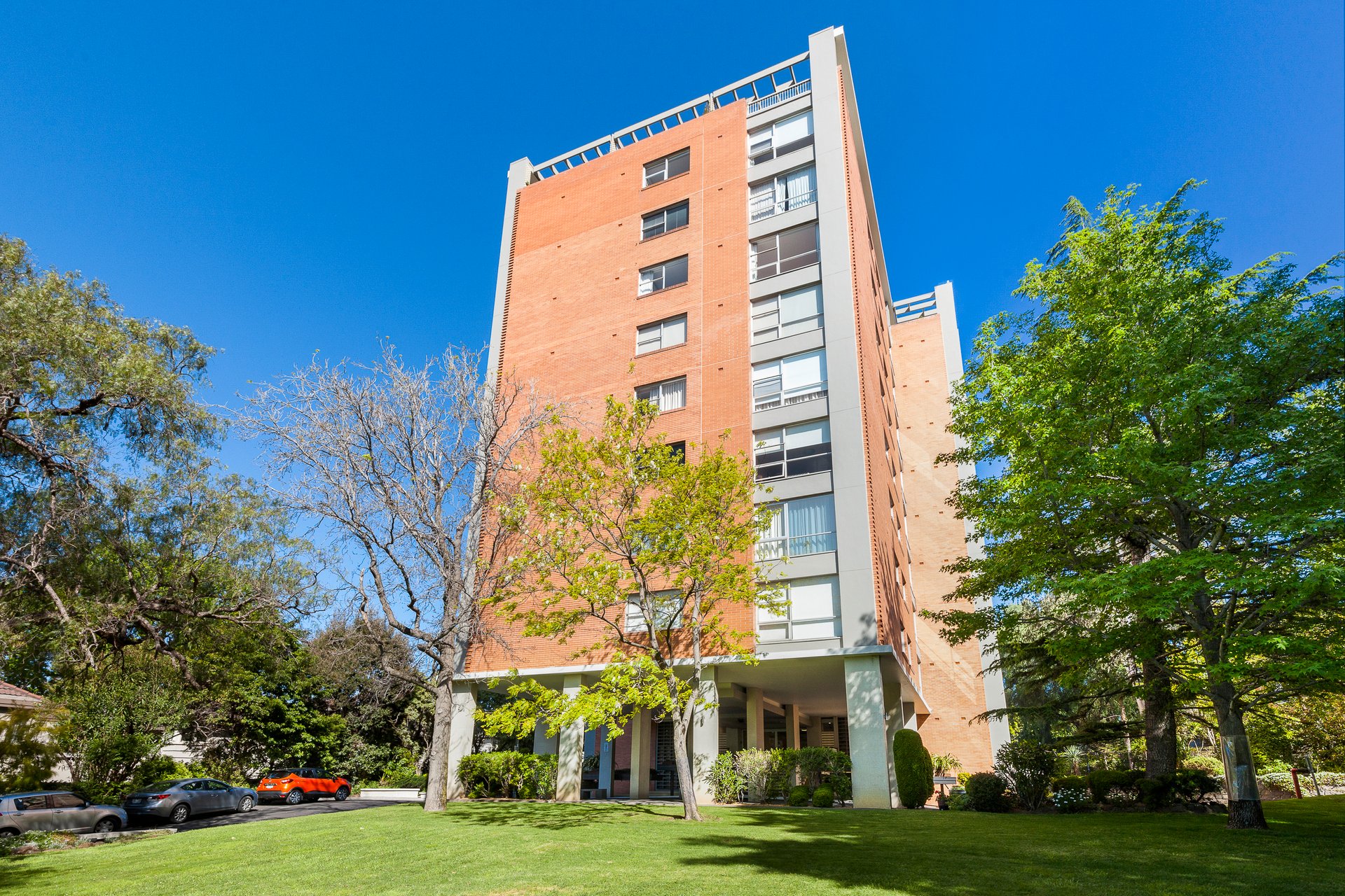 Property Gallery Thumbnail 12
