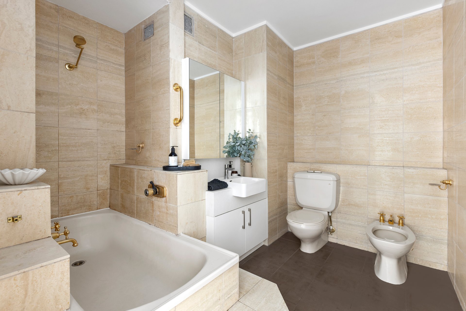 Property Gallery Thumbnail 8